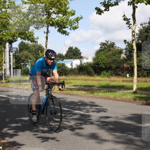 10.08.2025 - GEWOBA Citytriathlon Bremen Yannick Fuchs http://msf.ph/oto/8559612 10.08.2025 11:00:02 Radfahren 47, 141, 197, 201, 227, 417, 482, 498 meine-sportfotos.de