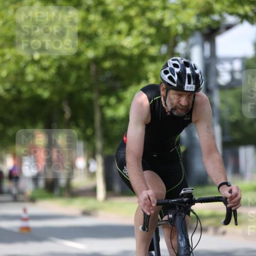10.08.2025 - GEWOBA Citytriathlon Bremen Yannick Fuchs http://msf.ph/oto/8559615 10.08.2025 12:40:22 Radfahren 559, 581, 597, 602, 690, 723, 737, 815, 870, 879, 890, 896, 899, 910, 949, 975, 1024 meine-sportfotos.de
