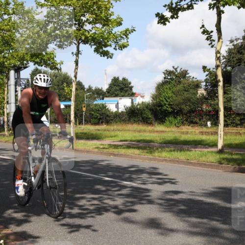 10.08.2025 - GEWOBA Citytriathlon Bremen Yannick Fuchs http://msf.ph/oto/8559620 10.08.2025 11:00:07 Radfahren 47, 141, 197, 201, 227, 482, 498 meine-sportfotos.de