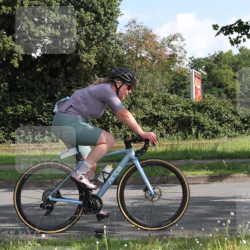 10.08.2025 - GEWOBA Citytriathlon Bremen Yannick Fuchs http://msf.ph/oto/8559625 10.08.2025 10:35:51 Radfahren 71, 109, 225, 392, 452, 454 meine-sportfotos.de