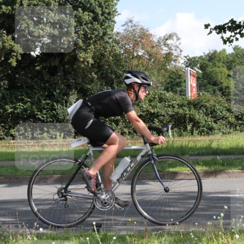 10.08.2025 - GEWOBA Citytriathlon Bremen Yannick Fuchs http://msf.ph/oto/8559632 10.08.2025 10:35:56 Radfahren 71, 109, 225, 392, 452, 493 meine-sportfotos.de