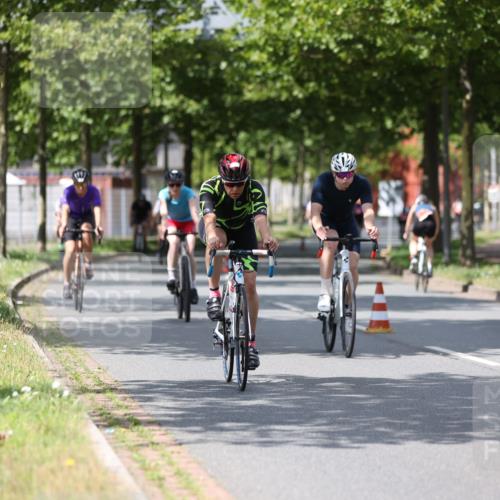 10.08.2025 - GEWOBA Citytriathlon Bremen Yannick Fuchs http://msf.ph/oto/8559634 10.08.2025 12:40:25 Radfahren 559, 581, 597, 602, 672, 723, 737, 815, 848, 870, 879, 890, 896, 899, 910, 949, 975, 1002, 1024 meine-sportfotos.de