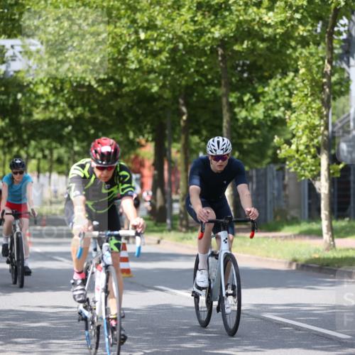 10.08.2025 - GEWOBA Citytriathlon Bremen Yannick Fuchs http://msf.ph/oto/8559640 10.08.2025 12:40:25 Radfahren 559, 581, 597, 602, 672, 723, 737, 815, 848, 870, 879, 890, 896, 899, 910, 949, 975, 1002, 1024 meine-sportfotos.de