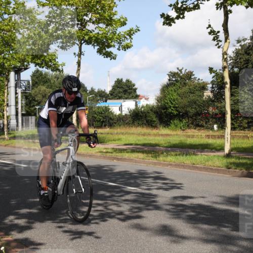 10.08.2025 - GEWOBA Citytriathlon Bremen Yannick Fuchs http://msf.ph/oto/8559647 10.08.2025 11:00:30 Radfahren 3, 39, 41, 49, 107, 131, 139, 229, 381, 474 meine-sportfotos.de