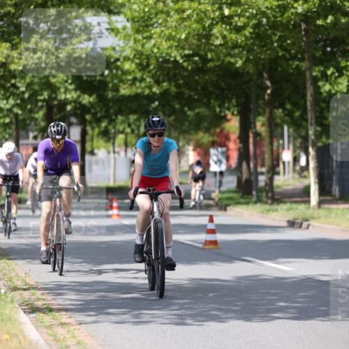 10.08.2025 - GEWOBA Citytriathlon Bremen Yannick Fuchs http://msf.ph/oto/8559649 10.08.2025 12:40:26 Radfahren 559, 581, 597, 602, 672, 723, 737, 815, 848, 870, 879, 890, 896, 899, 910, 949, 975, 1002, 1024 meine-sportfotos.de