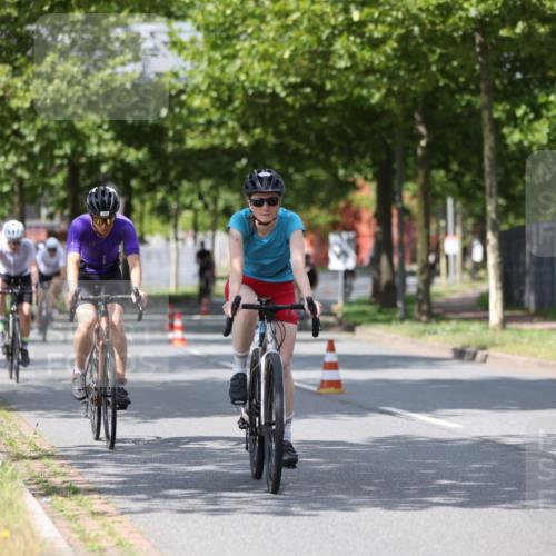 10.08.2025 - GEWOBA Citytriathlon Bremen Yannick Fuchs http://msf.ph/oto/8559651 10.08.2025 12:40:26 Radfahren 559, 581, 597, 602, 672, 723, 737, 815, 848, 870, 879, 890, 896, 899, 910, 949, 975, 1002, 1024 meine-sportfotos.de