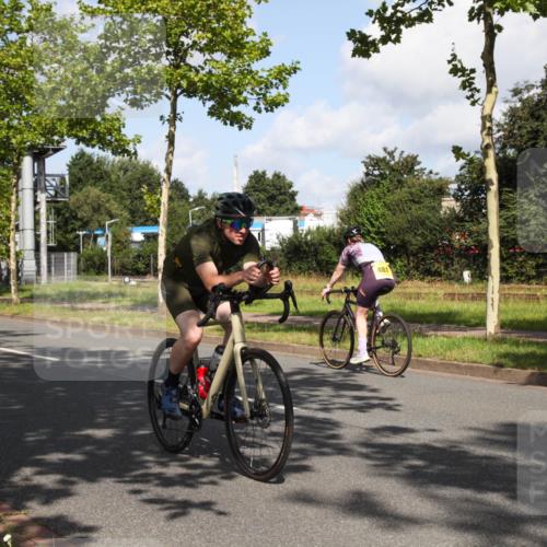 10.08.2025 - GEWOBA Citytriathlon Bremen Yannick Fuchs http://msf.ph/oto/8559657 10.08.2025 11:00:41 Radfahren 3, 39, 49, 107, 173, 229, 436, 474 meine-sportfotos.de