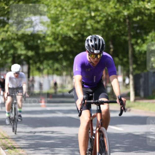 10.08.2025 - GEWOBA Citytriathlon Bremen Yannick Fuchs http://msf.ph/oto/8559660 10.08.2025 12:40:27 Radfahren 559, 581, 597, 602, 672, 723, 737, 815, 848, 870, 879, 890, 899, 910, 949, 975, 1002, 1024 meine-sportfotos.de