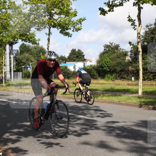 10.08.2025 - GEWOBA Citytriathlon Bremen Yannick Fuchs http://msf.ph/oto/8559667 10.08.2025 11:00:49 Radfahren 3, 9, 39, 49, 107, 173, 229, 436, 499 meine-sportfotos.de