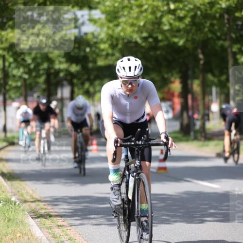 10.08.2025 - GEWOBA Citytriathlon Bremen Yannick Fuchs http://msf.ph/oto/8559669 10.08.2025 12:40:28 Radfahren 559, 581, 597, 602, 672, 723, 737, 815, 848, 870, 879, 890, 899, 910, 949, 975, 1002, 1024 meine-sportfotos.de