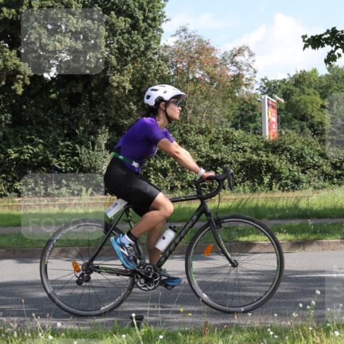 10.08.2025 - GEWOBA Citytriathlon Bremen Yannick Fuchs http://msf.ph/oto/8559676 10.08.2025 10:36:16 Radfahren 117, 231, 373, 401, 450, 493 meine-sportfotos.de
