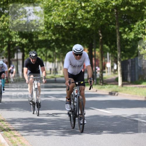 10.08.2025 - GEWOBA Citytriathlon Bremen Yannick Fuchs http://msf.ph/oto/8559682 10.08.2025 12:40:29 Radfahren 559, 581, 597, 602, 672, 723, 737, 815, 829, 848, 870, 879, 899, 910, 949, 975, 1002, 1024 meine-sportfotos.de