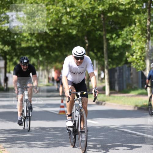 10.08.2025 - GEWOBA Citytriathlon Bremen Yannick Fuchs http://msf.ph/oto/8559685 10.08.2025 12:40:29 Radfahren 559, 581, 597, 602, 672, 723, 737, 815, 829, 848, 870, 879, 899, 910, 949, 975, 1002, 1024 meine-sportfotos.de