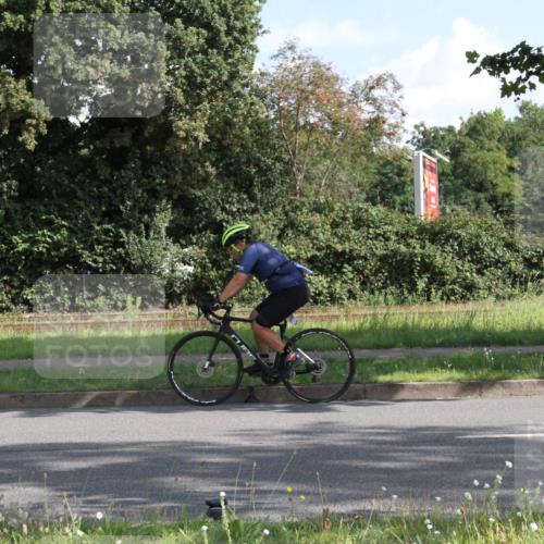 10.08.2025 - GEWOBA Citytriathlon Bremen Yannick Fuchs http://msf.ph/oto/8559701 10.08.2025 10:36:26 Radfahren 99, 117, 159, 231, 378, 397, 401, 447 meine-sportfotos.de