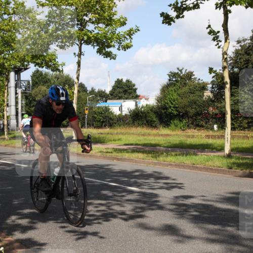10.08.2025 - GEWOBA Citytriathlon Bremen Yannick Fuchs http://msf.ph/oto/8559703 10.08.2025 11:01:46 Radfahren 89, 199, 481 meine-sportfotos.de