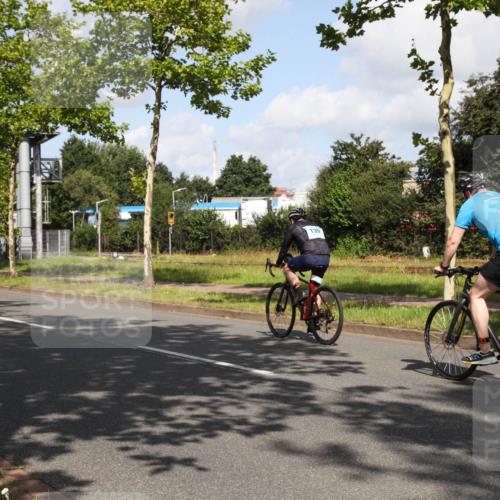 10.08.2025 - GEWOBA Citytriathlon Bremen Yannick Fuchs http://msf.ph/oto/8559707 10.08.2025 11:01:48 Radfahren 89, 199, 481 meine-sportfotos.de