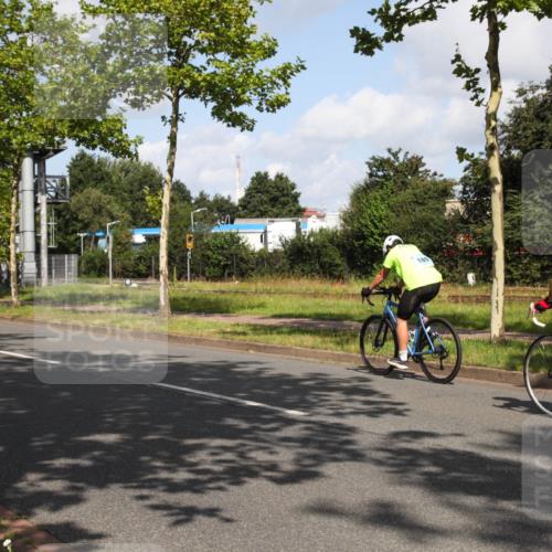 10.08.2025 - GEWOBA Citytriathlon Bremen Yannick Fuchs http://msf.ph/oto/8559723 10.08.2025 11:02:17 Radfahren 61, 195, 237 meine-sportfotos.de