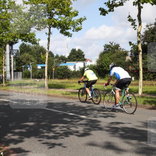 10.08.2025 - GEWOBA Citytriathlon Bremen Yannick Fuchs http://msf.ph/oto/8559726 10.08.2025 11:02:17 Radfahren 61, 195, 237 meine-sportfotos.de
