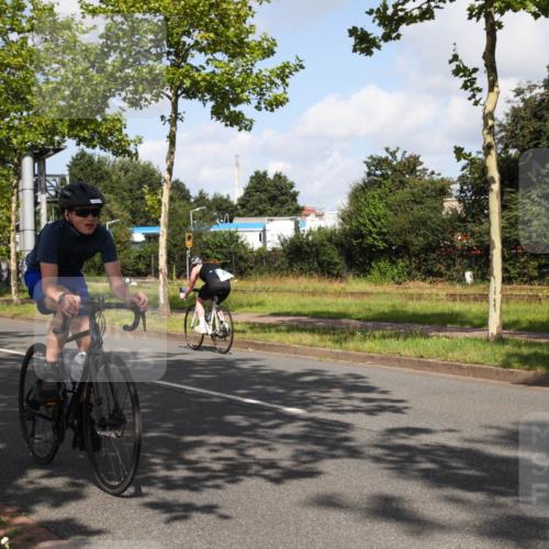 10.08.2025 - GEWOBA Citytriathlon Bremen Yannick Fuchs http://msf.ph/oto/8559732 10.08.2025 11:02:24 Radfahren 61, 195, 237, 484 meine-sportfotos.de