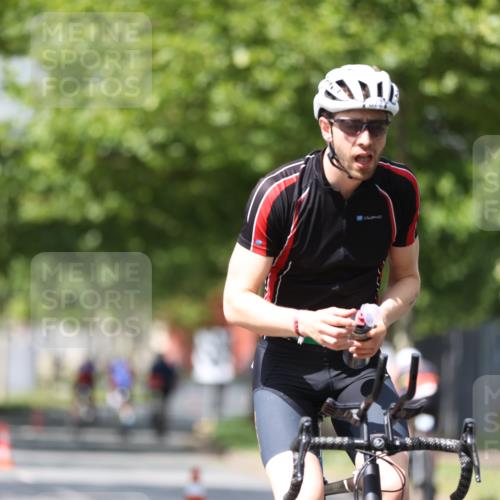 10.08.2025 - GEWOBA Citytriathlon Bremen Yannick Fuchs http://msf.ph/oto/8559733 10.08.2025 12:40:34 Radfahren 581, 597, 672, 723, 737, 829, 848, 870, 879, 910, 921, 949, 975, 1002, 1024 meine-sportfotos.de