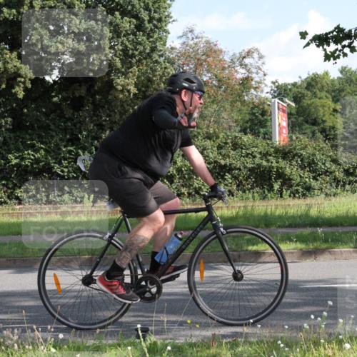 10.08.2025 - GEWOBA Citytriathlon Bremen Yannick Fuchs http://msf.ph/oto/8559734 10.08.2025 10:36:34 Radfahren 99, 115, 117, 159, 231, 378, 397, 447 meine-sportfotos.de