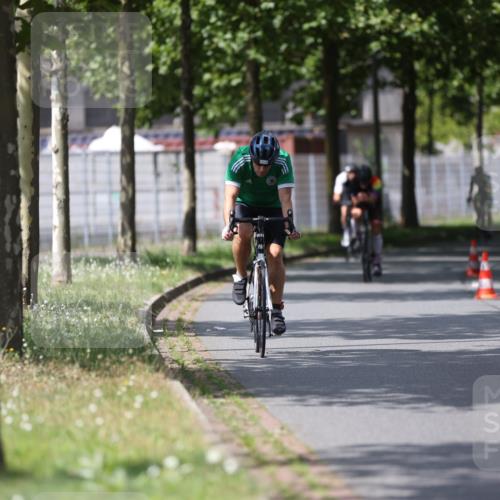 10.08.2025 - GEWOBA Citytriathlon Bremen Yannick Fuchs http://msf.ph/oto/8559771 10.08.2025 12:40:40 Radfahren 597, 606, 672, 723, 737, 802, 829, 848, 870, 879, 910, 921, 1002, 1024 meine-sportfotos.de