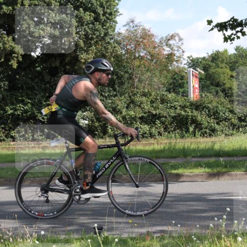 10.08.2025 - GEWOBA Citytriathlon Bremen Yannick Fuchs http://msf.ph/oto/8559777 10.08.2025 10:36:39 Radfahren 99, 115, 117, 159, 378, 397, 447, 497 meine-sportfotos.de