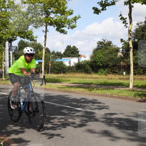 10.08.2025 - GEWOBA Citytriathlon Bremen Yannick Fuchs http://msf.ph/oto/8559779 10.08.2025 11:03:19 Radfahren 27, 175, 177, 189, 415, 496 meine-sportfotos.de