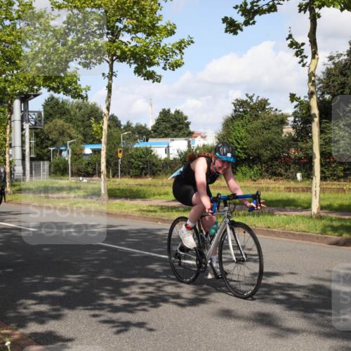 10.08.2025 - GEWOBA Citytriathlon Bremen Yannick Fuchs http://msf.ph/oto/8559783 10.08.2025 11:03:22 Radfahren 27, 55, 175, 177, 189, 415, 496 meine-sportfotos.de