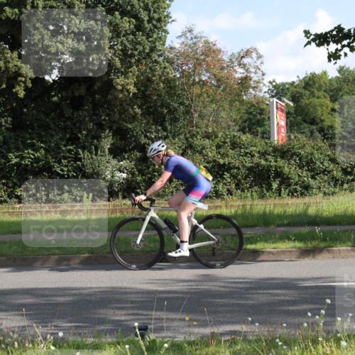 10.08.2025 - GEWOBA Citytriathlon Bremen Yannick Fuchs http://msf.ph/oto/8559802 10.08.2025 10:36:41 Radfahren 99, 115, 117, 159, 378, 397, 447, 497 meine-sportfotos.de