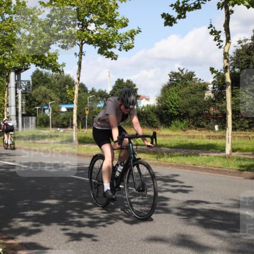 10.08.2025 - GEWOBA Citytriathlon Bremen Yannick Fuchs http://msf.ph/oto/8559808 10.08.2025 11:03:50 Radfahren 13, 167 meine-sportfotos.de