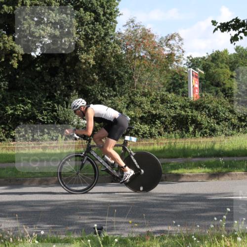 10.08.2025 - GEWOBA Citytriathlon Bremen Yannick Fuchs http://msf.ph/oto/8559812 10.08.2025 10:36:42 Radfahren 99, 115, 159, 378, 397, 447, 497 meine-sportfotos.de