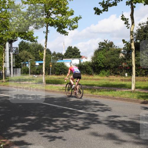 10.08.2025 - GEWOBA Citytriathlon Bremen Yannick Fuchs http://msf.ph/oto/8559821 10.08.2025 11:04:44 Radfahren 235, 361 meine-sportfotos.de