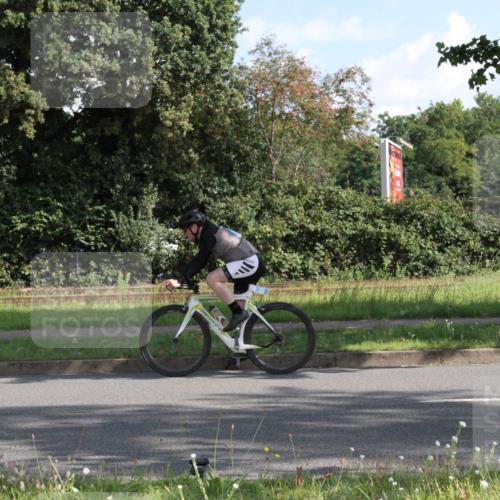 10.08.2025 - GEWOBA Citytriathlon Bremen Yannick Fuchs http://msf.ph/oto/8559833 10.08.2025 10:36:43 Radfahren 99, 115, 397, 447, 497 meine-sportfotos.de