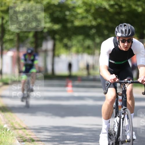 10.08.2025 - GEWOBA Citytriathlon Bremen Yannick Fuchs http://msf.ph/oto/8559834 10.08.2025 12:40:46 Radfahren 606, 672, 785, 802, 829, 848, 921, 1001, 1002, 1024 meine-sportfotos.de