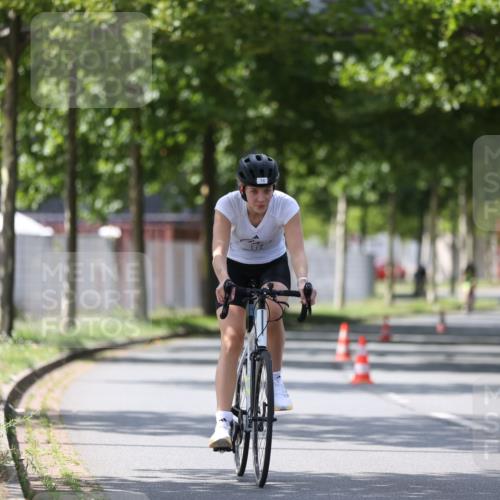 10.08.2025 - GEWOBA Citytriathlon Bremen Yannick Fuchs http://msf.ph/oto/8559836 10.08.2025 14:17:02 Radfahren 20, 32, 41, 58, 78, 164 meine-sportfotos.de