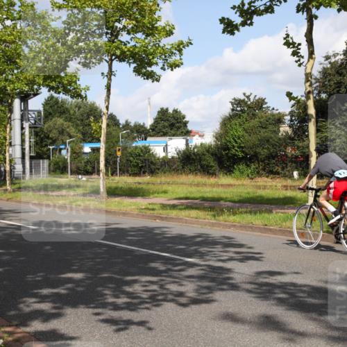 10.08.2025 - GEWOBA Citytriathlon Bremen Yannick Fuchs http://msf.ph/oto/8559843 10.08.2025 11:05:20 Radfahren  meine-sportfotos.de