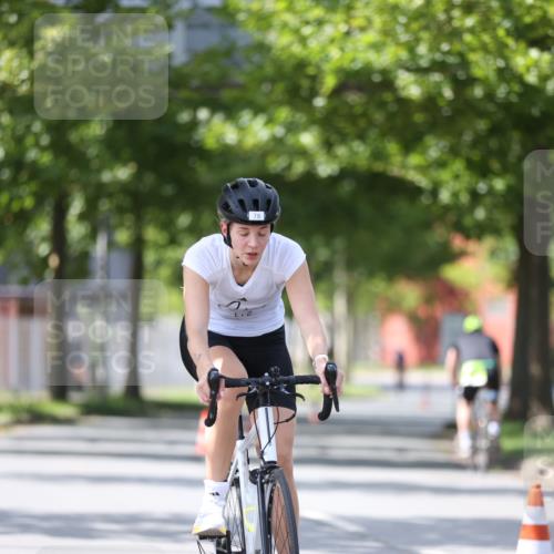 10.08.2025 - GEWOBA Citytriathlon Bremen Yannick Fuchs http://msf.ph/oto/8559844 10.08.2025 14:17:02 Radfahren 20, 32, 41, 58, 78, 164 meine-sportfotos.de