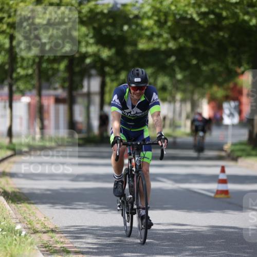 10.08.2025 - GEWOBA Citytriathlon Bremen Yannick Fuchs http://msf.ph/oto/8559846 10.08.2025 12:40:47 Radfahren 606, 672, 785, 802, 829, 848, 921, 1001, 1002 meine-sportfotos.de