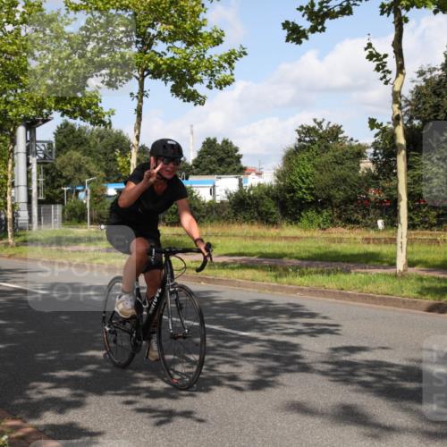 10.08.2025 - GEWOBA Citytriathlon Bremen Yannick Fuchs http://msf.ph/oto/8559848 10.08.2025 11:05:52 Radfahren 179, 217 meine-sportfotos.de