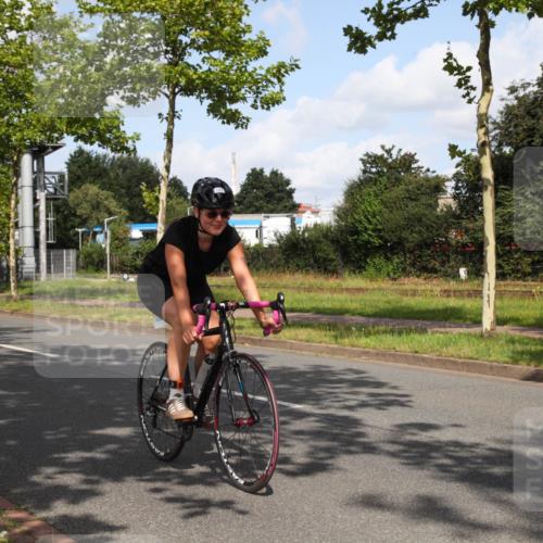 10.08.2025 - GEWOBA Citytriathlon Bremen Yannick Fuchs http://msf.ph/oto/8559853 10.08.2025 11:06:05 Radfahren 17 meine-sportfotos.de
