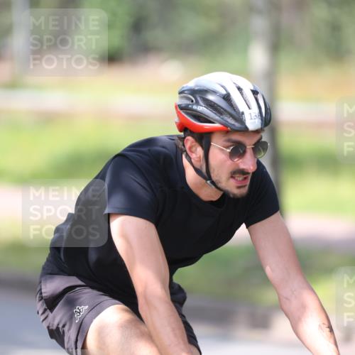 10.08.2025 - GEWOBA Citytriathlon Bremen Yannick Fuchs http://msf.ph/oto/8559858 10.08.2025 14:17:20 Radfahren 58, 136, 164, 304 meine-sportfotos.de