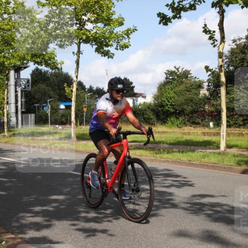 10.08.2025 - GEWOBA Citytriathlon Bremen Yannick Fuchs http://msf.ph/oto/8559866 10.08.2025 11:07:24 Radfahren 149 meine-sportfotos.de