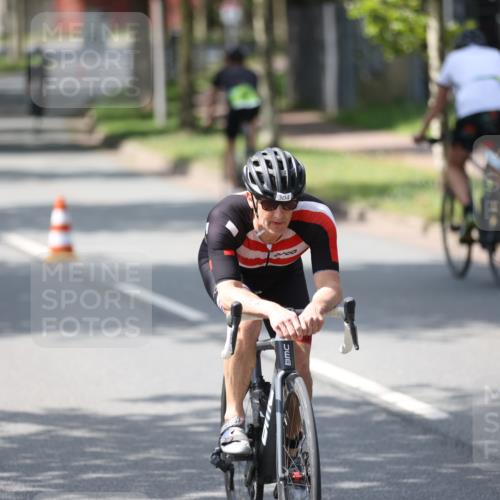 10.08.2025 - GEWOBA Citytriathlon Bremen Yannick Fuchs http://msf.ph/oto/8559869 10.08.2025 14:17:30 Radfahren 4, 127, 136, 304 meine-sportfotos.de