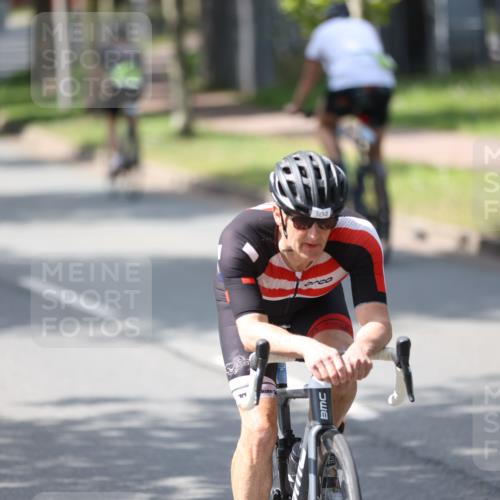 10.08.2025 - GEWOBA Citytriathlon Bremen Yannick Fuchs http://msf.ph/oto/8559871 10.08.2025 14:17:30 Radfahren 4, 127, 136, 304 meine-sportfotos.de