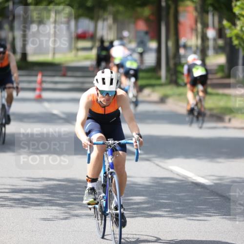 10.08.2025 - GEWOBA Citytriathlon Bremen Yannick Fuchs http://msf.ph/oto/8559879 10.08.2025 14:17:37 Radfahren 4, 127, 304 meine-sportfotos.de