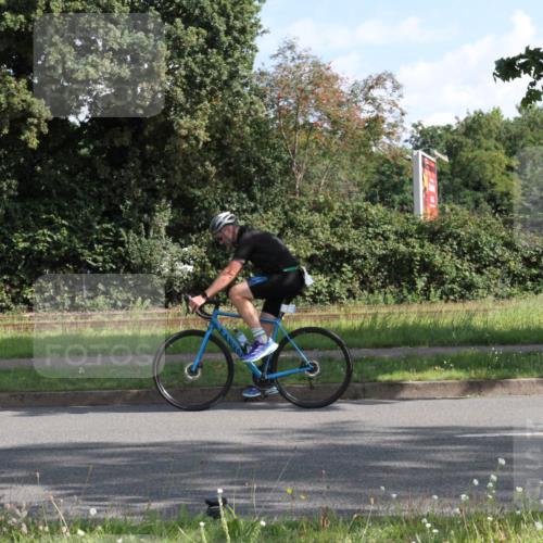 10.08.2025 - GEWOBA Citytriathlon Bremen Yannick Fuchs http://msf.ph/oto/8559884 10.08.2025 10:36:55 Radfahren 85, 381, 497 meine-sportfotos.de