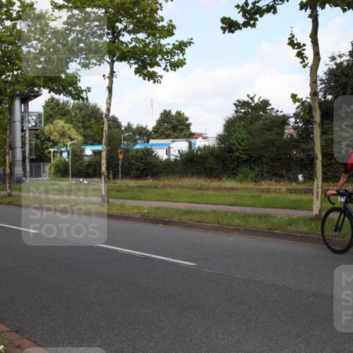 10.08.2025 - GEWOBA Citytriathlon Bremen Yannick Fuchs http://msf.ph/oto/8559885 10.08.2025 11:10:07 Radfahren  meine-sportfotos.de