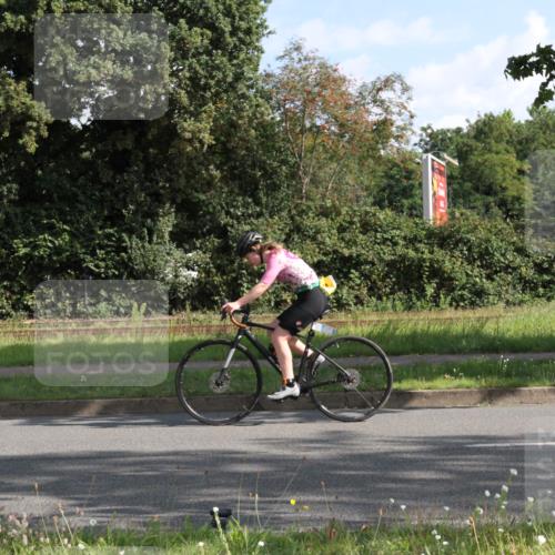 10.08.2025 - GEWOBA Citytriathlon Bremen Yannick Fuchs http://msf.ph/oto/8559893 10.08.2025 10:36:56 Radfahren 85, 381, 464, 497 meine-sportfotos.de