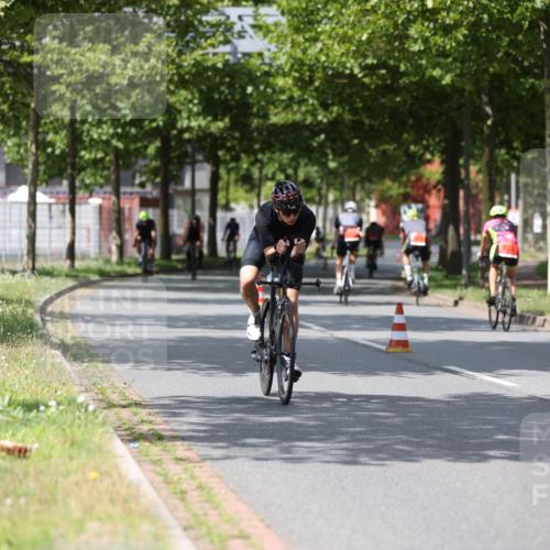 10.08.2025 - GEWOBA Citytriathlon Bremen Yannick Fuchs http://msf.ph/oto/8559897 10.08.2025 12:40:59 Radfahren 606, 650, 660, 665, 785, 802, 803, 1001, 1023 meine-sportfotos.de